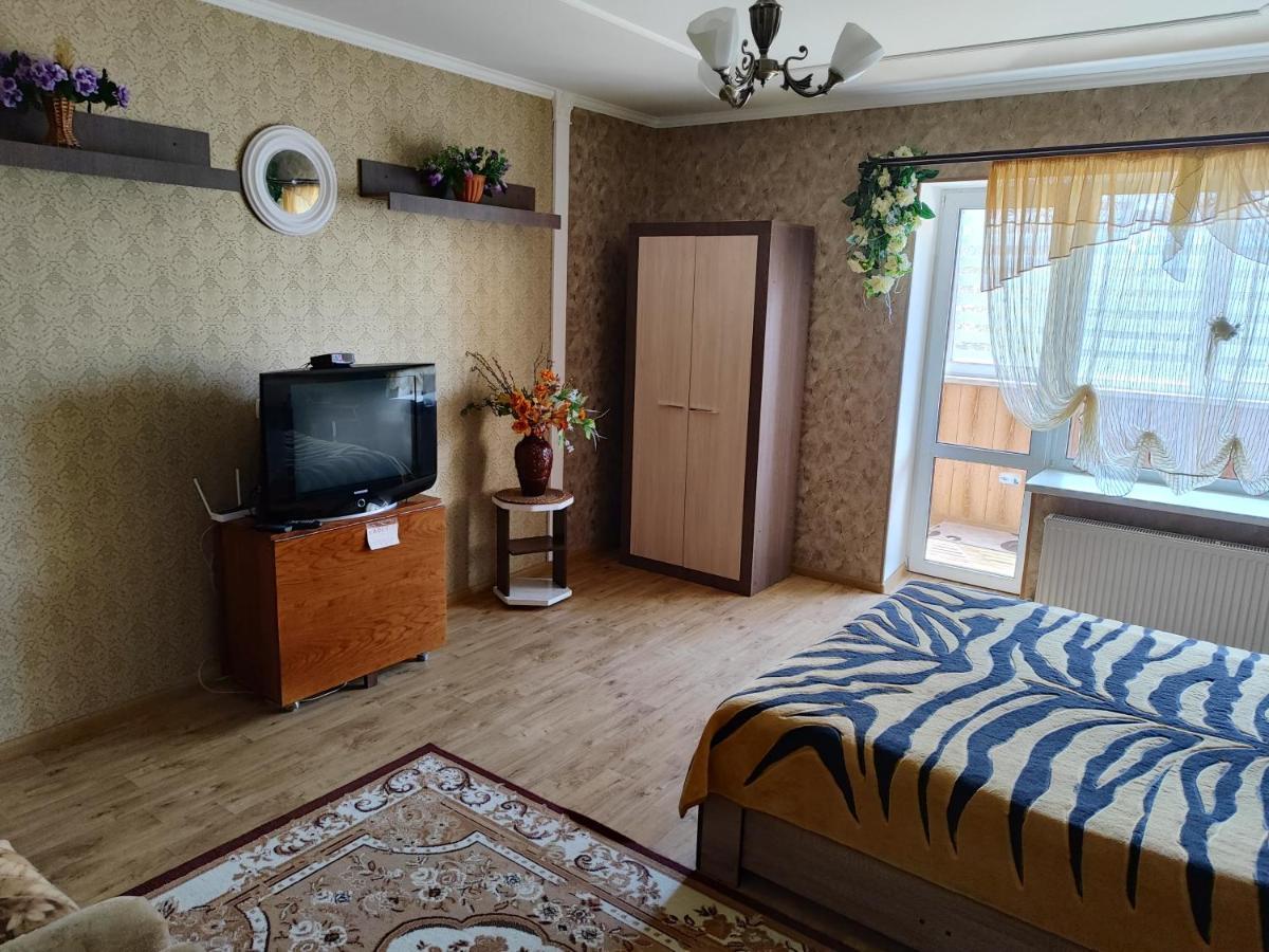 Апартаменти В Новому Будинку В Самому Центрi Khmel'nyts'kyy Exterior photo